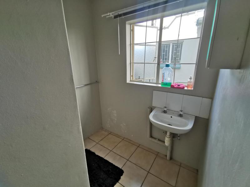 To Let 3 Bedroom Property for Rent in Kannoniers Park North West